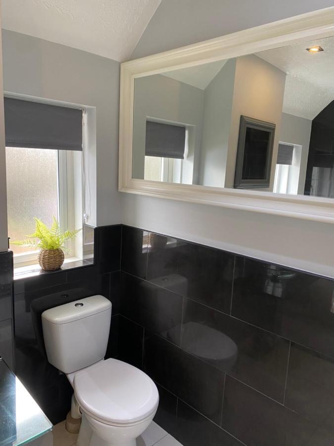Large Home, Close To Bhx, Nec, Jlr, 4 Double Beds! Birmingham Exteriör bild