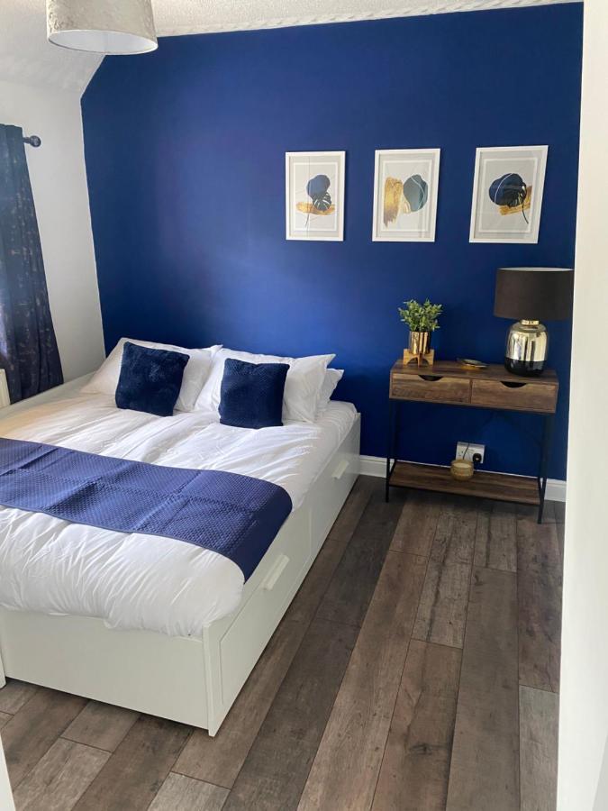 Large Home, Close To Bhx, Nec, Jlr, 4 Double Beds! Birmingham Exteriör bild